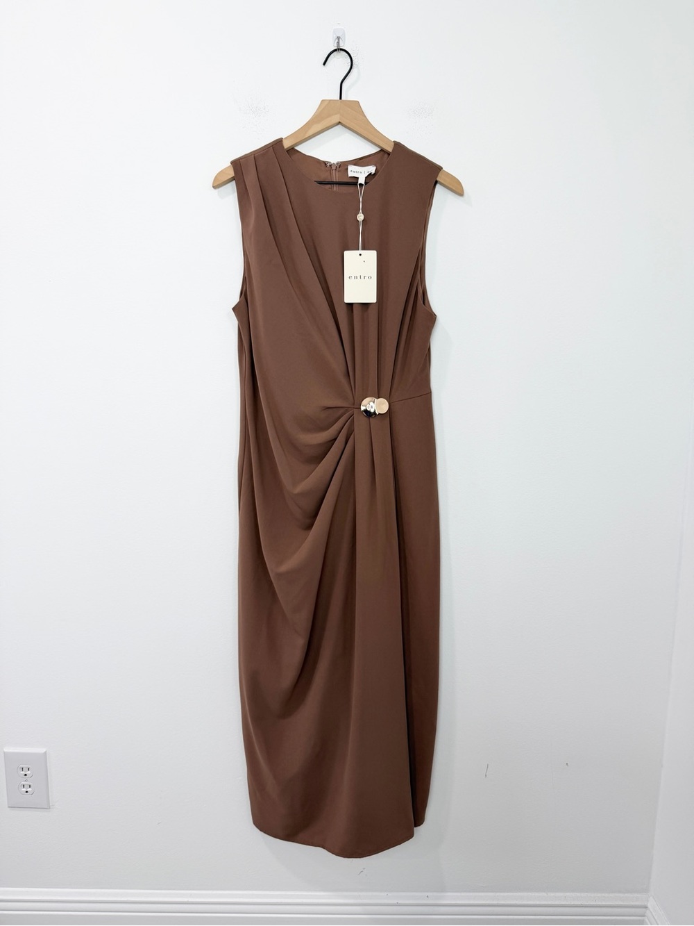 Entro Octavia Gold Buckle Midi Dress Mocha Mousse NWT Size Large - Picture 3 of 9